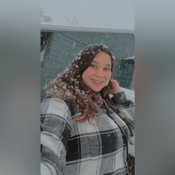 Meet your Posher, Alejandra - Picture 3 of 4